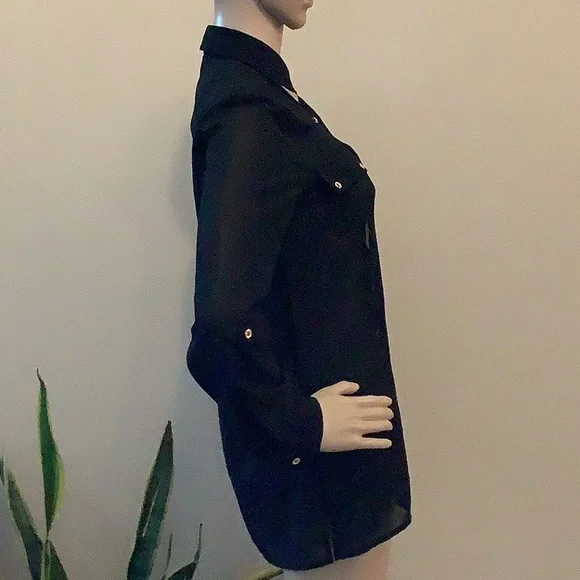 byguess t-shirt🖤 - Picture 2 of 9